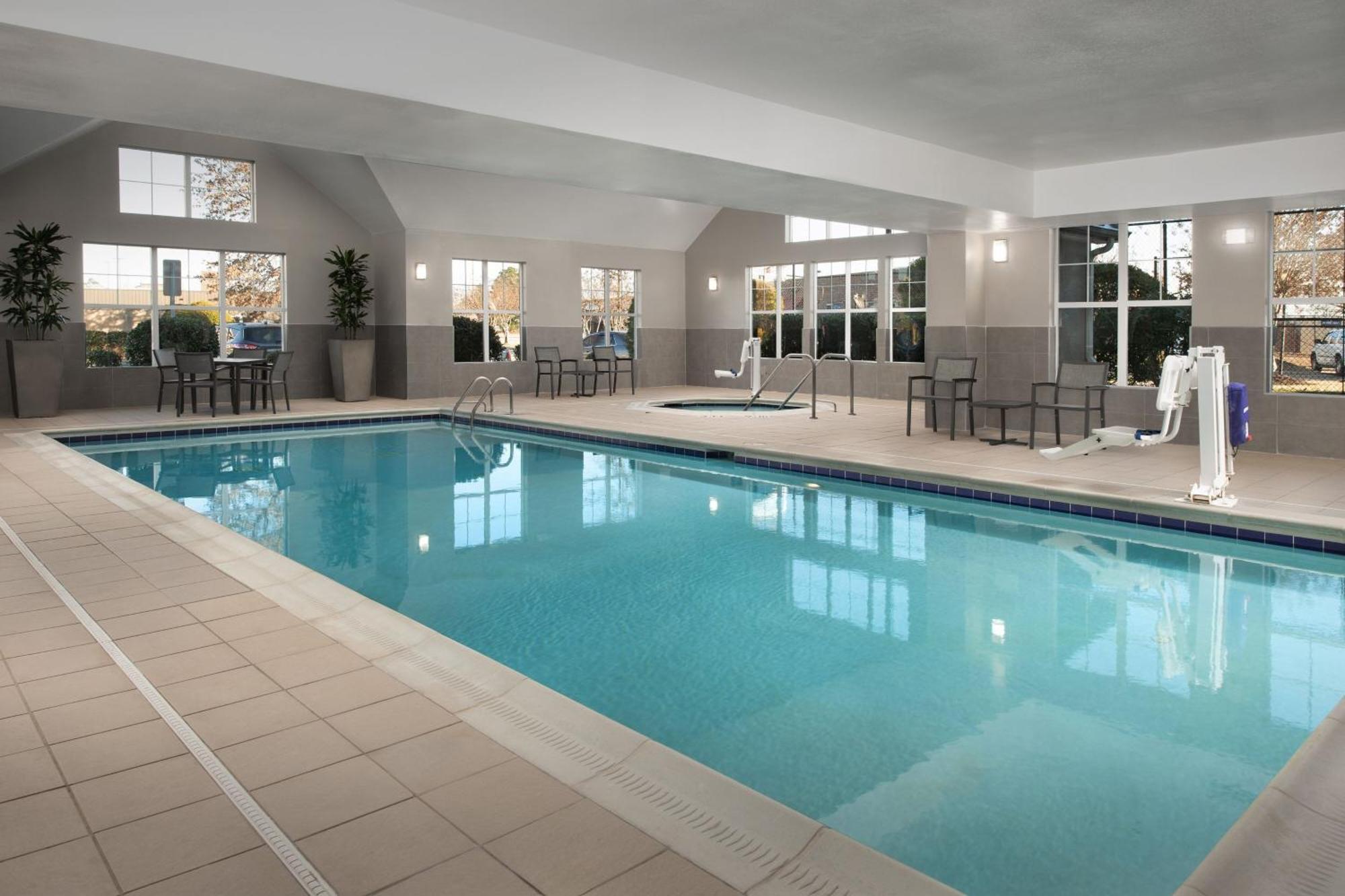Residence Inn By Marriott Fayetteville Cross Creek Exterior photo